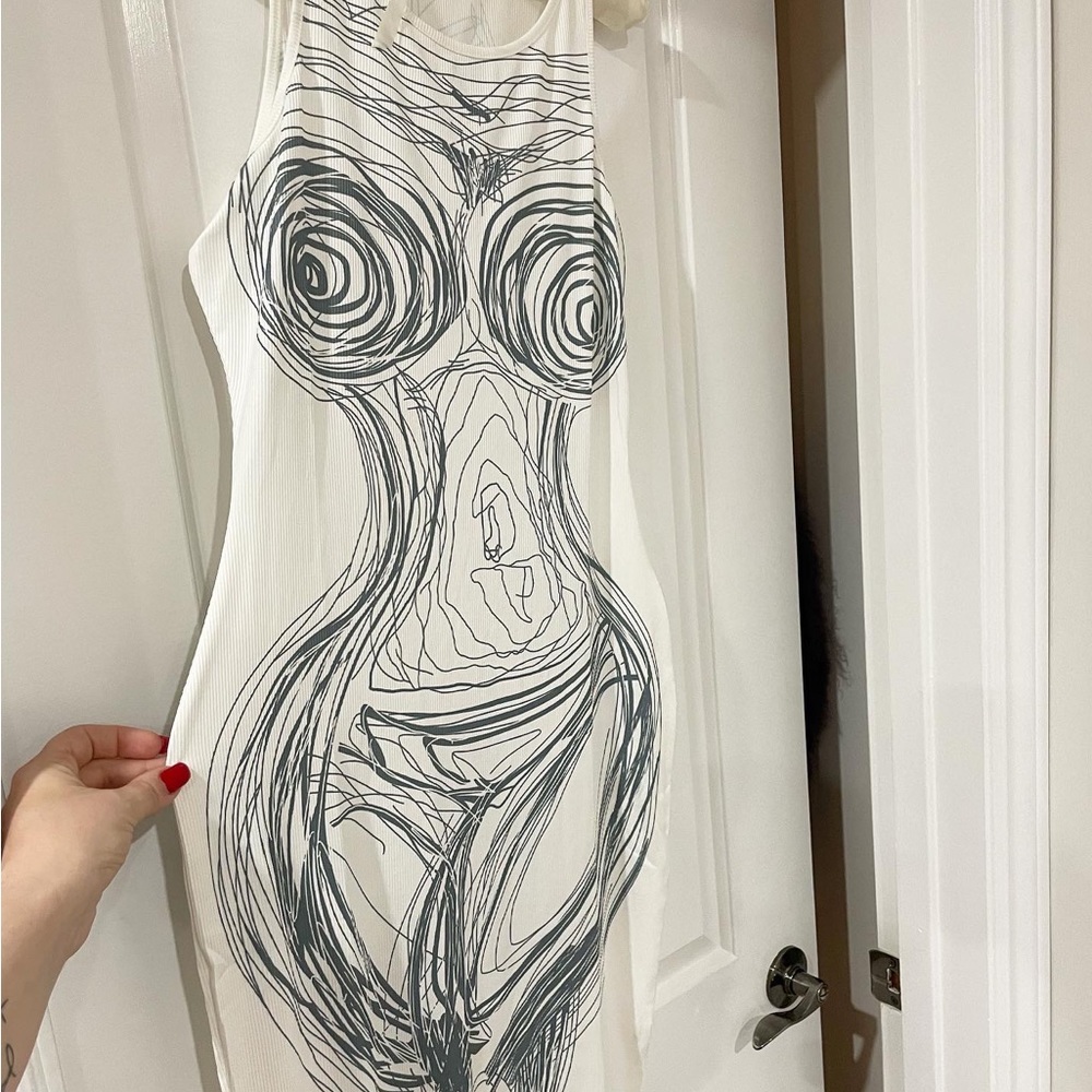 Fitted mini dress never worn!